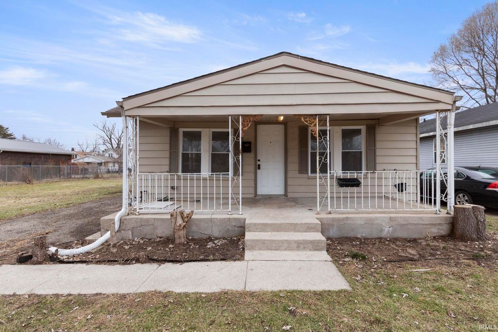 Photo of 2326 Mather Avenue, Elkhart, IN 46517 (MLS # 202601019)