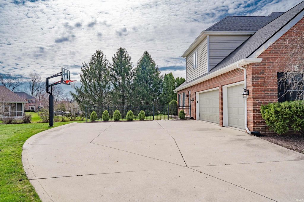 Photo of 11201 Bay Pines Court, Fort Wayne, IN 46814 (MLS # 202612475)