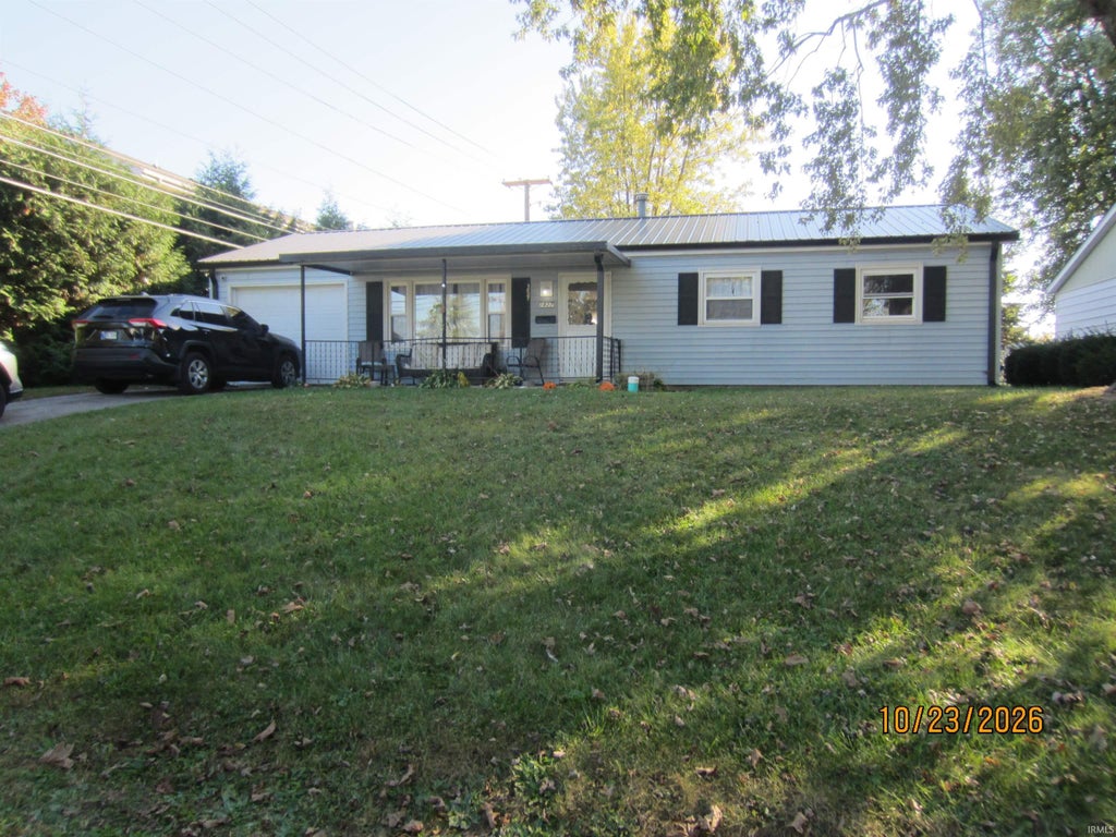 Photo of 1827 W Bradford Street, Marion, IN 46952 (MLS # 202644034)