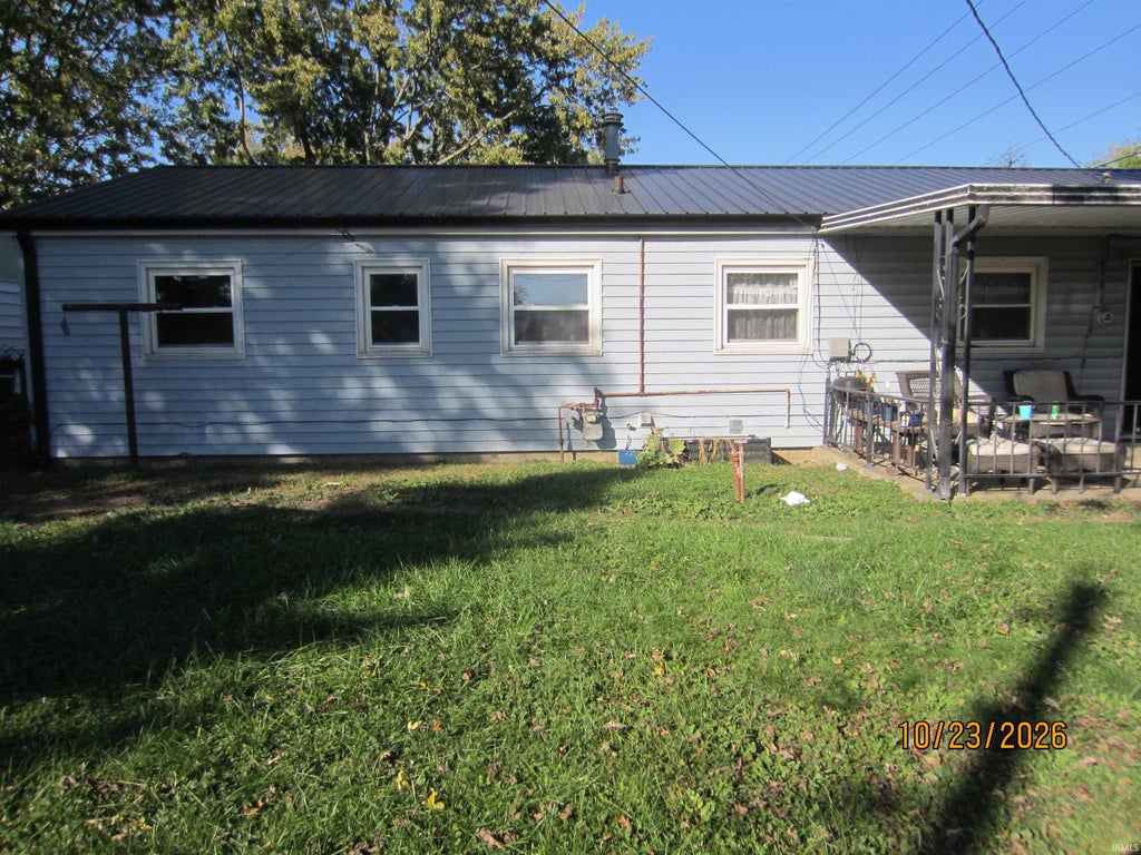 Photo of 1827 W Bradford Street, Marion, IN 46952 (MLS # 202644034)