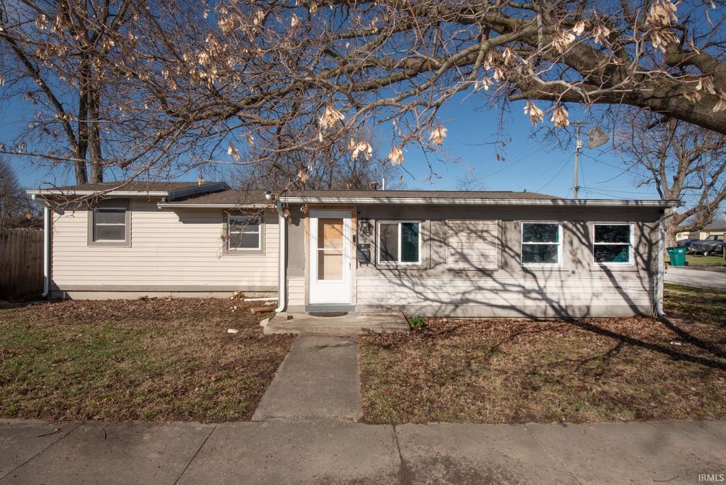 Photo of 708 Evans Street, Lebanon, IN 46052 (MLS # 202608036)