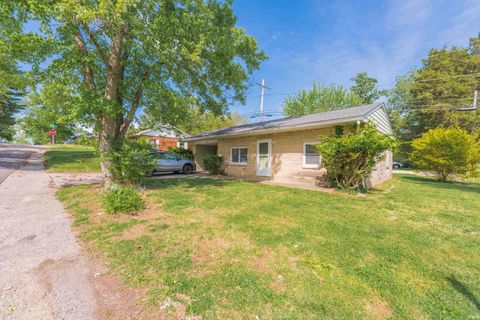 Photo of 128 N Clark Street, Bloomington, IN 47408 (MLS # 202615824)