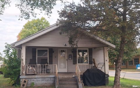 Photo of 2903 Lincoln Street, Anderson, IN 46016 (MLS # 202612612)