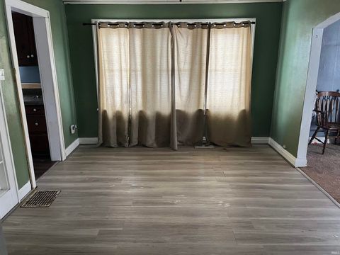Tiny photo for 2903 Lincoln Street, Anderson, IN 46016 (MLS # 202612612)