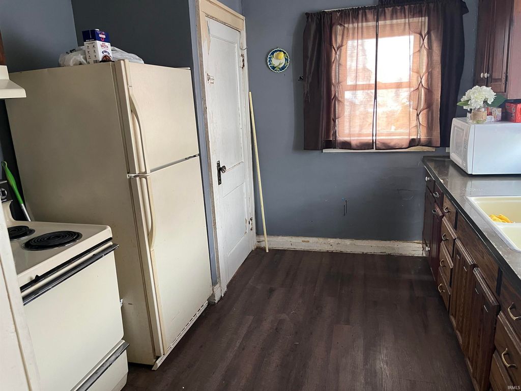 Photo of 2903 Lincoln Street, Anderson, IN 46016 (MLS # 202612612)