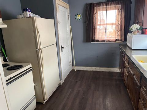 Tiny photo for 2903 Lincoln Street, Anderson, IN 46016 (MLS # 202612612)