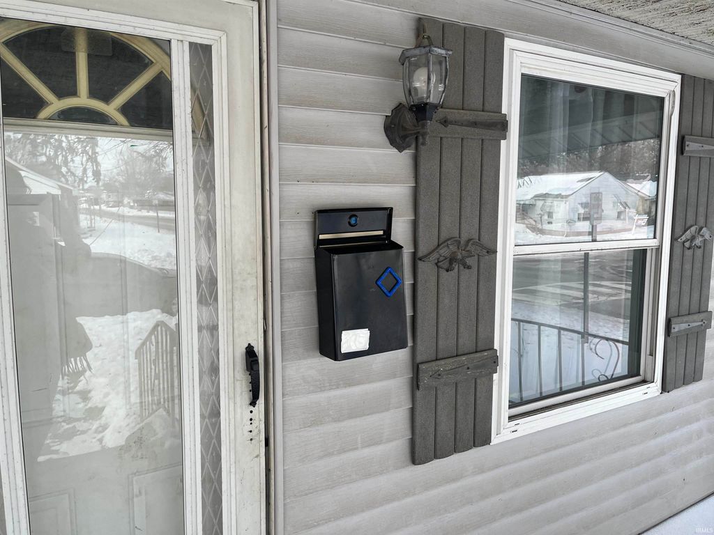 Photo of 2903 Lincoln Street, Anderson, IN 46016 (MLS # 202612612)