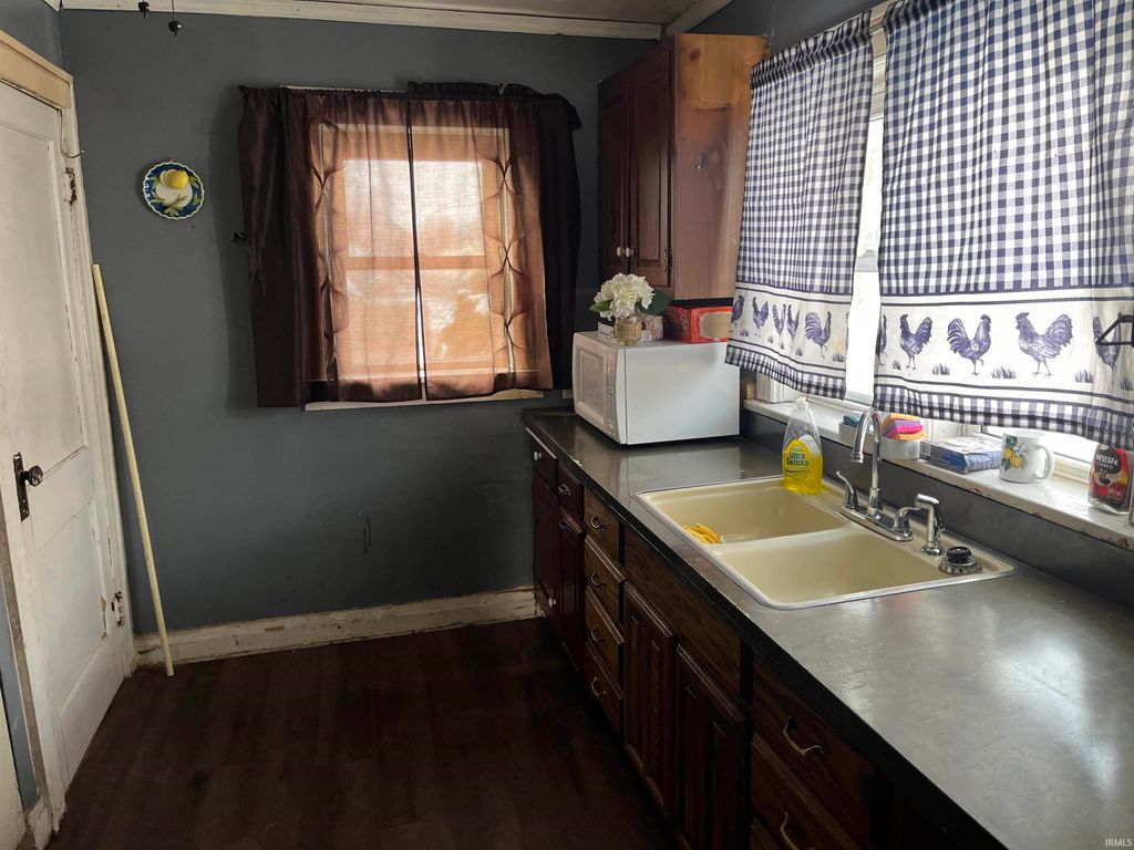 Photo of 2903 Lincoln Street, Anderson, IN 46016 (MLS # 202612612)