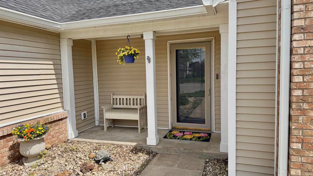 Photo of 8941 Country Walk Court, Indianapolis, IN 46227 (MLS # 202612618)