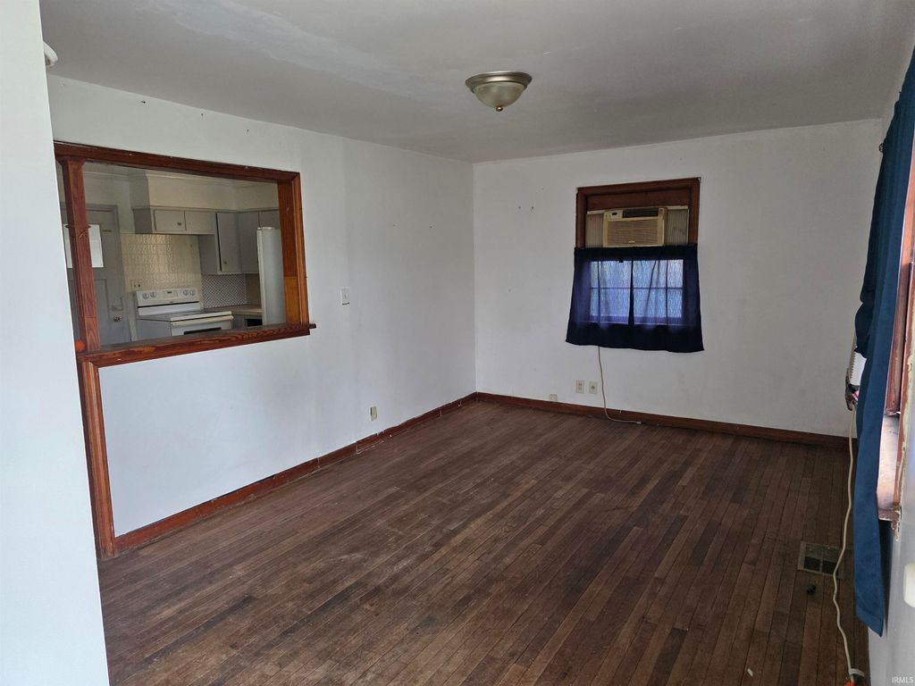 Photo of 121 W 9th Street, Mount Vernon, IN 47620 (MLS # 202611462)