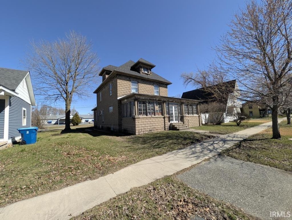 Photo of 323 Roosevelt Road, Walkerton, IN 46574 (MLS # 202614145)