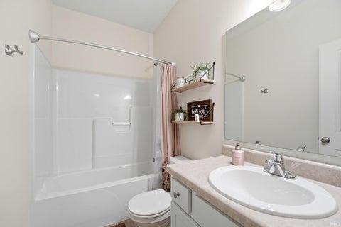 Tiny photo for 121 Wadsworth Court, Lafayette, IN 47905 (MLS # 202635347)