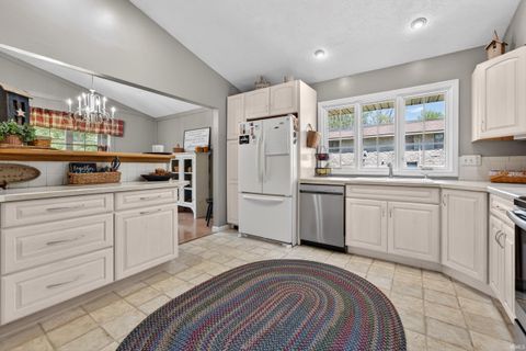 Tiny photo for 512 Secretariat Circle, Kokomo, IN 46901 (MLS # 202614832)