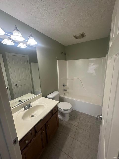 Tiny photo for 62 Canyon Creek Circle, Lafayette, IN 47909 (MLS # 202626846)
