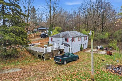 Photo of 8833 S Oak Street, Knightstown, IN 46148 (MLS # 202546914)