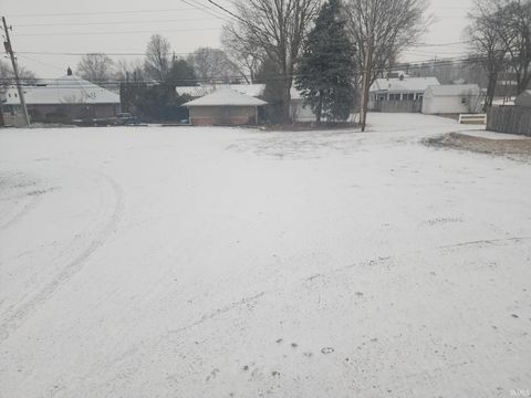 Tiny photo for 2400-2420 E Market Street, Logansport, IN 46947 (MLS # 202504754)