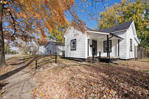 Photo of 1608 N Courtland Avenue, Kokomo, IN 46901 (MLS # 202609255)
