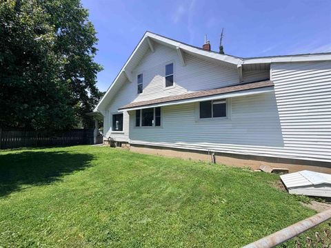 Tiny photo for 400 Michigan Street, Burlington, IN 46915 (MLS # 202622892)