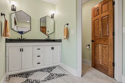 Tiny photo for 21758 E Sandy Hill Lane, South Bend, IN 46628 (MLS # 202613557)