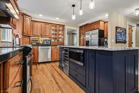 Tiny photo for 21758 E Sandy Hill Lane, South Bend, IN 46628 (MLS # 202613557)