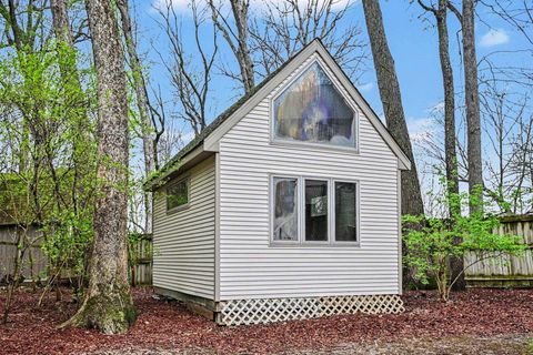 Tiny photo for 21758 E Sandy Hill Lane, South Bend, IN 46628 (MLS # 202613557)