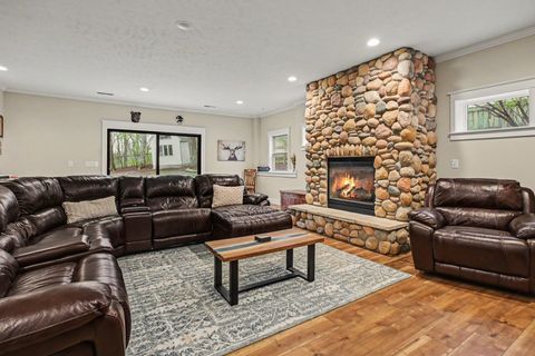 Tiny photo for 21758 E Sandy Hill Lane, South Bend, IN 46628 (MLS # 202613557)