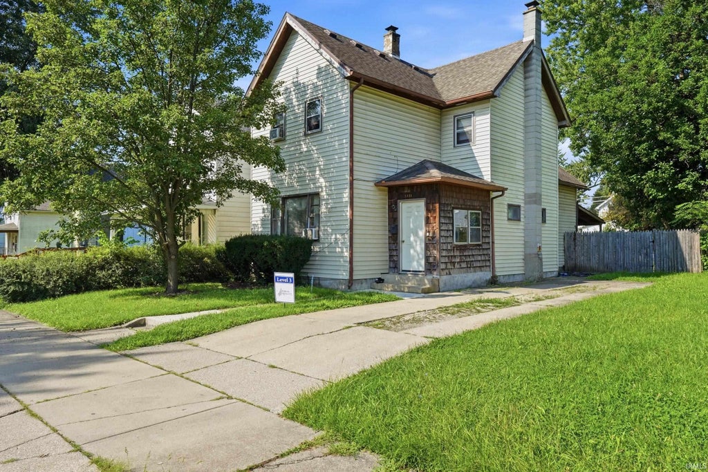 Photo of 1414 Lillie Street, Fort Wayne, IN 46803 (MLS # 202634634)