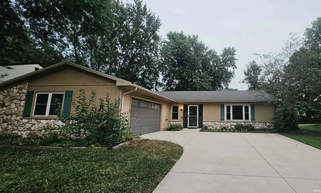 Photo of 4114 Tamarack Drive, Fort Wayne, IN 46835 (MLS # 202629381)
