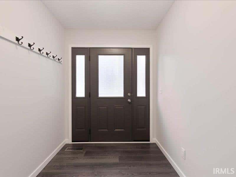 Photo of 4114 Tamarack Drive, Fort Wayne, IN 46835 (MLS # 202629381)