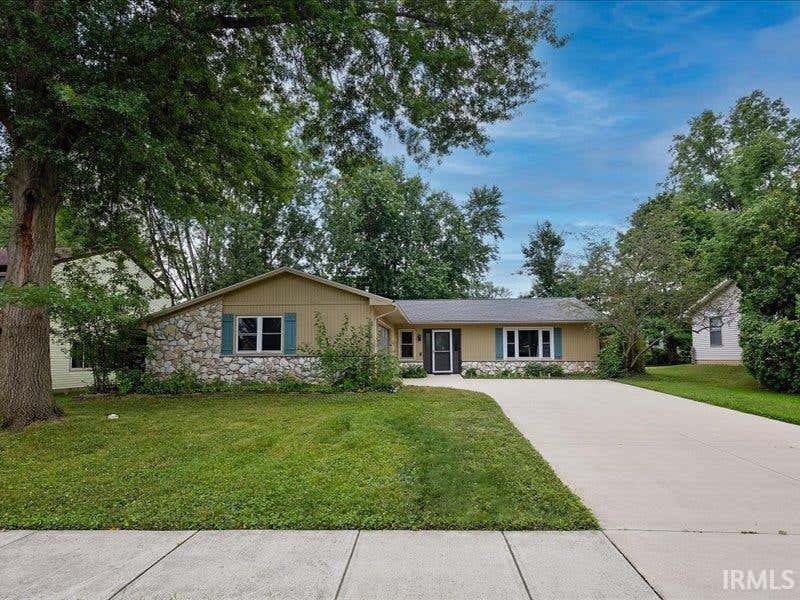 Photo of 4114 Tamarack Drive, Fort Wayne, IN 46835 (MLS # 202629381)