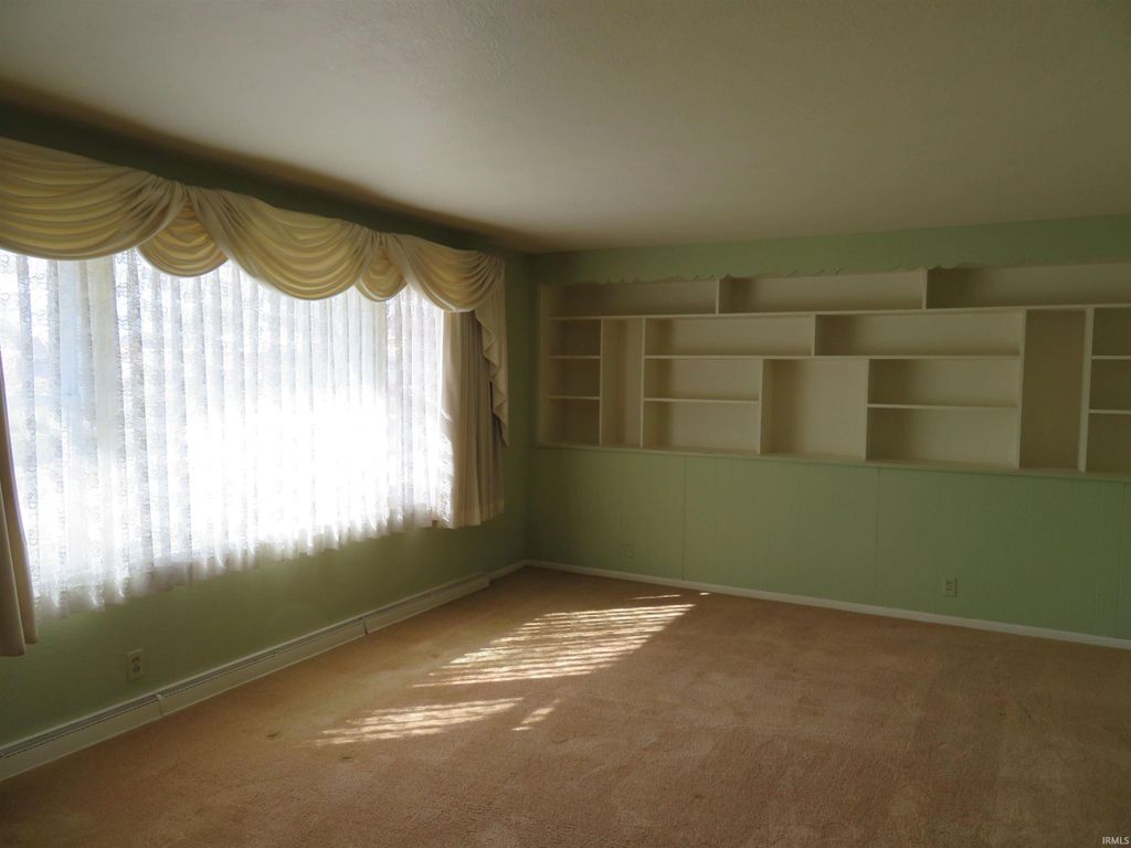 Photo of 2212 Compton Avenue, Elkhart, IN 46517 (MLS # 202611477)