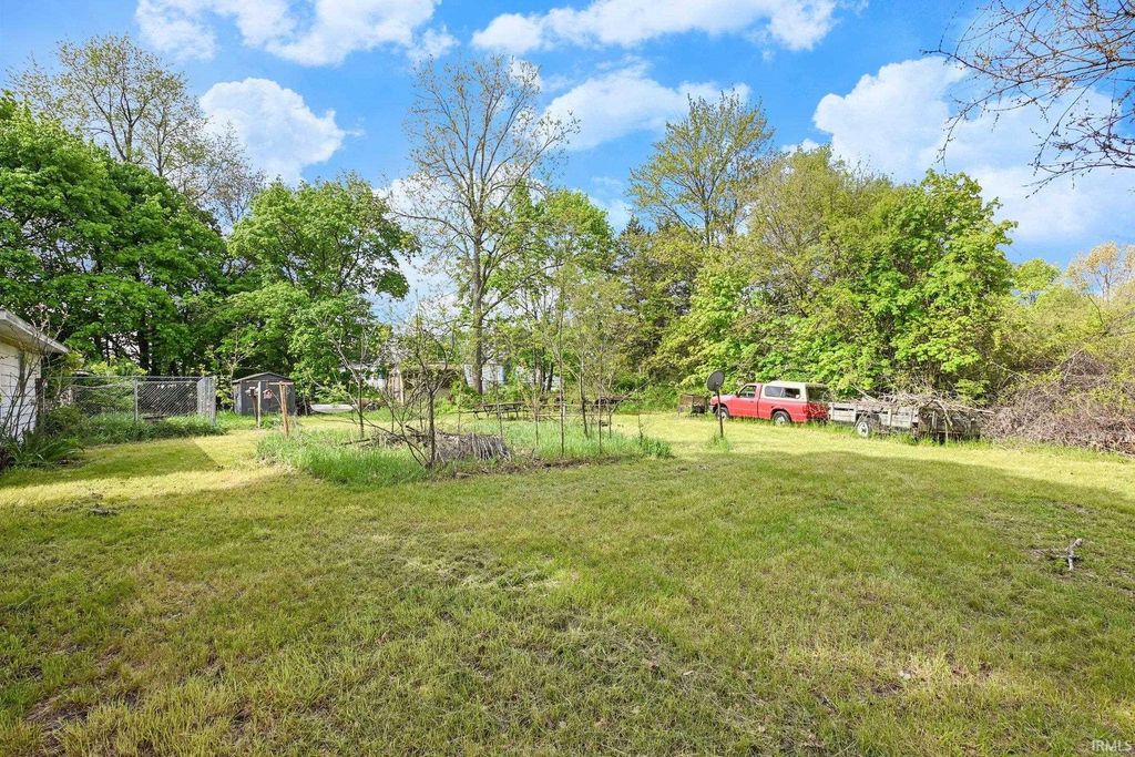 Photo of 1071 Middleton Run Road, Elkhart, IN 46516 (MLS # 202617470)