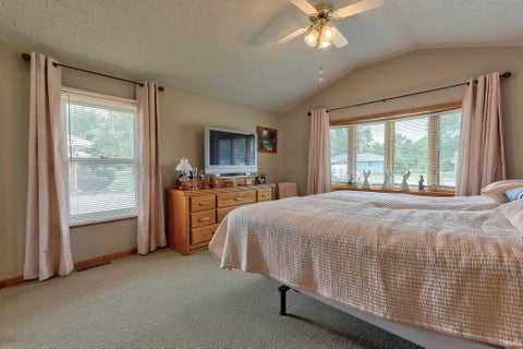 Tiny photo for 1161 Green Acres Street, Richland, IN 47634 (MLS # 202637981)