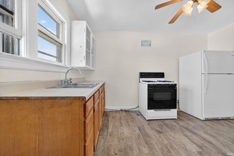 Tiny photo for 1137 N Courtland Avenue, Kokomo, IN 46902 (MLS # 202536229)