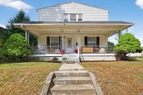 Photo of 1137 N Courtland Avenue, Kokomo, IN 46902 (MLS # 202536229)