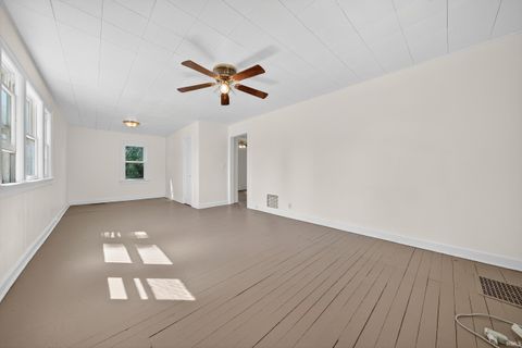 Tiny photo for 1137 N Courtland Avenue, Kokomo, IN 46902 (MLS # 202536229)