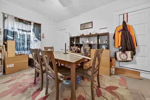 Tiny photo for 1137 N Courtland Avenue, Kokomo, IN 46902 (MLS # 202536229)