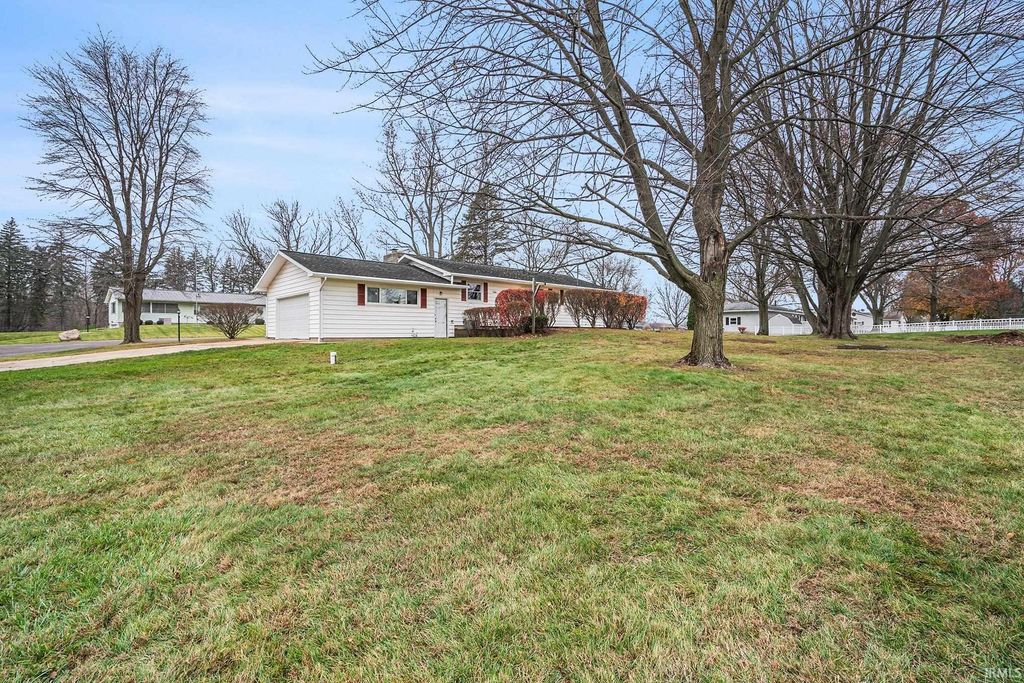 Photo of 0175 N 010 W, Lagrange, IN 46761 (MLS # 202547121)