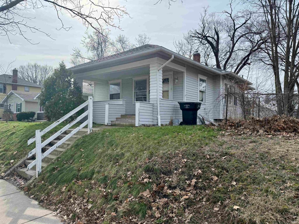 Photo of 804 E Calvert Street, South Bend, IN 46613 (MLS # 202610834)