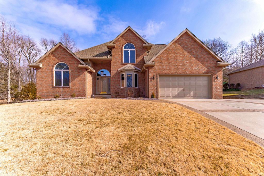 Photo of 1314 Hunters Ridge Court, Evansville, IN 47725 (MLS # 202605702)