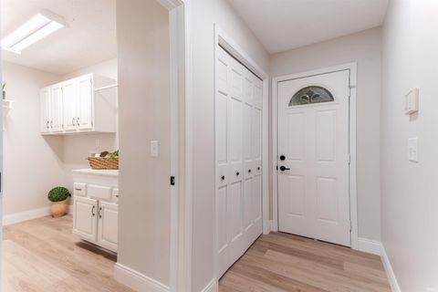 Tiny photo for 1314 Hunters Ridge Court, Evansville, IN 47725 (MLS # 202605702)