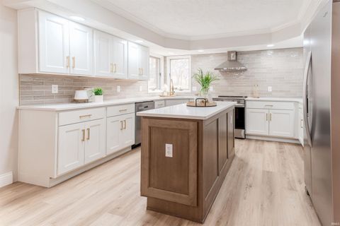 Tiny photo for 1314 Hunters Ridge Court, Evansville, IN 47725 (MLS # 202605702)