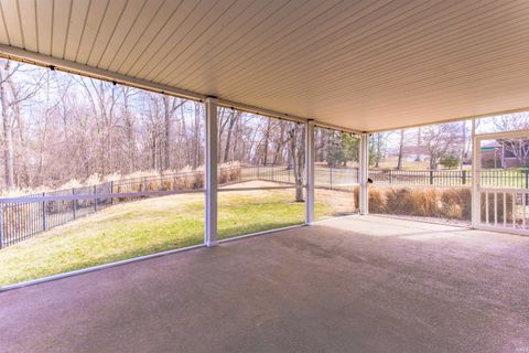 Tiny photo for 1314 Hunters Ridge Court, Evansville, IN 47725 (MLS # 202605702)