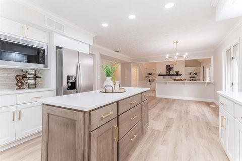 Tiny photo for 1314 Hunters Ridge Court, Evansville, IN 47725 (MLS # 202605702)