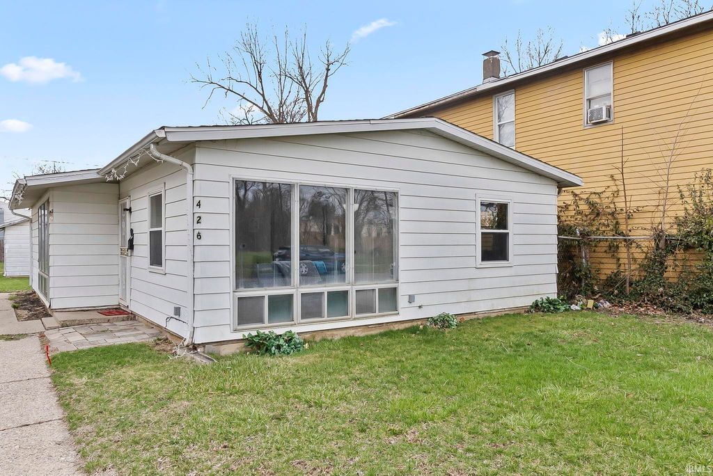 Photo of 426 Dalman Avenue, Fort Wayne, IN 46806 (MLS # 202610505)