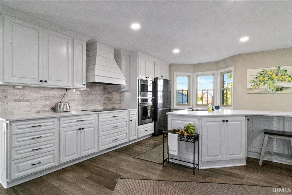 Photo of 2352 E Warrenton Road, Haubstadt, IN 47639 (MLS # 202546133)