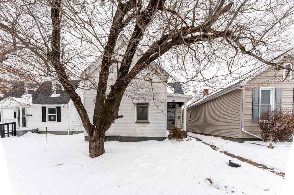 Photo of 1107 S Evans Avenue, Evansville, IN 47713 (MLS # 202603628)