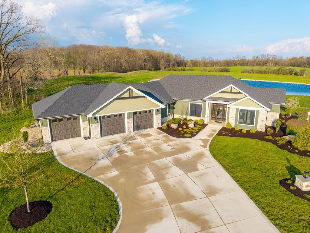 Photo of 16797 Zubrick Road, Roanoke, IN 46783 (MLS # 202613611)