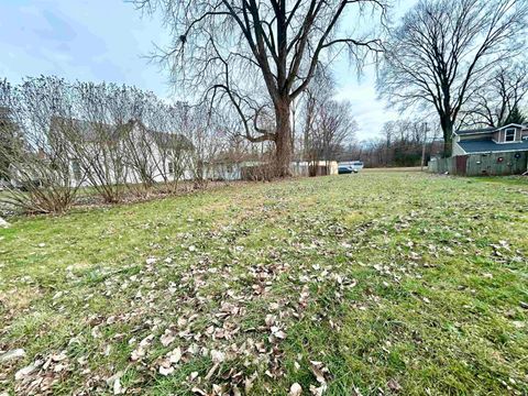 Tiny photo for 71 W Riverside Dr. Dr, Peru, IN 46970 (MLS # 202500450)