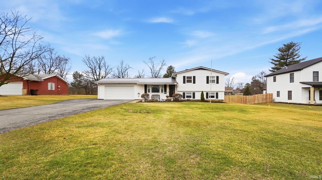 Photo of 1614 Marietta Drive, Fort Wayne, IN 46804 (MLS # 202606581)